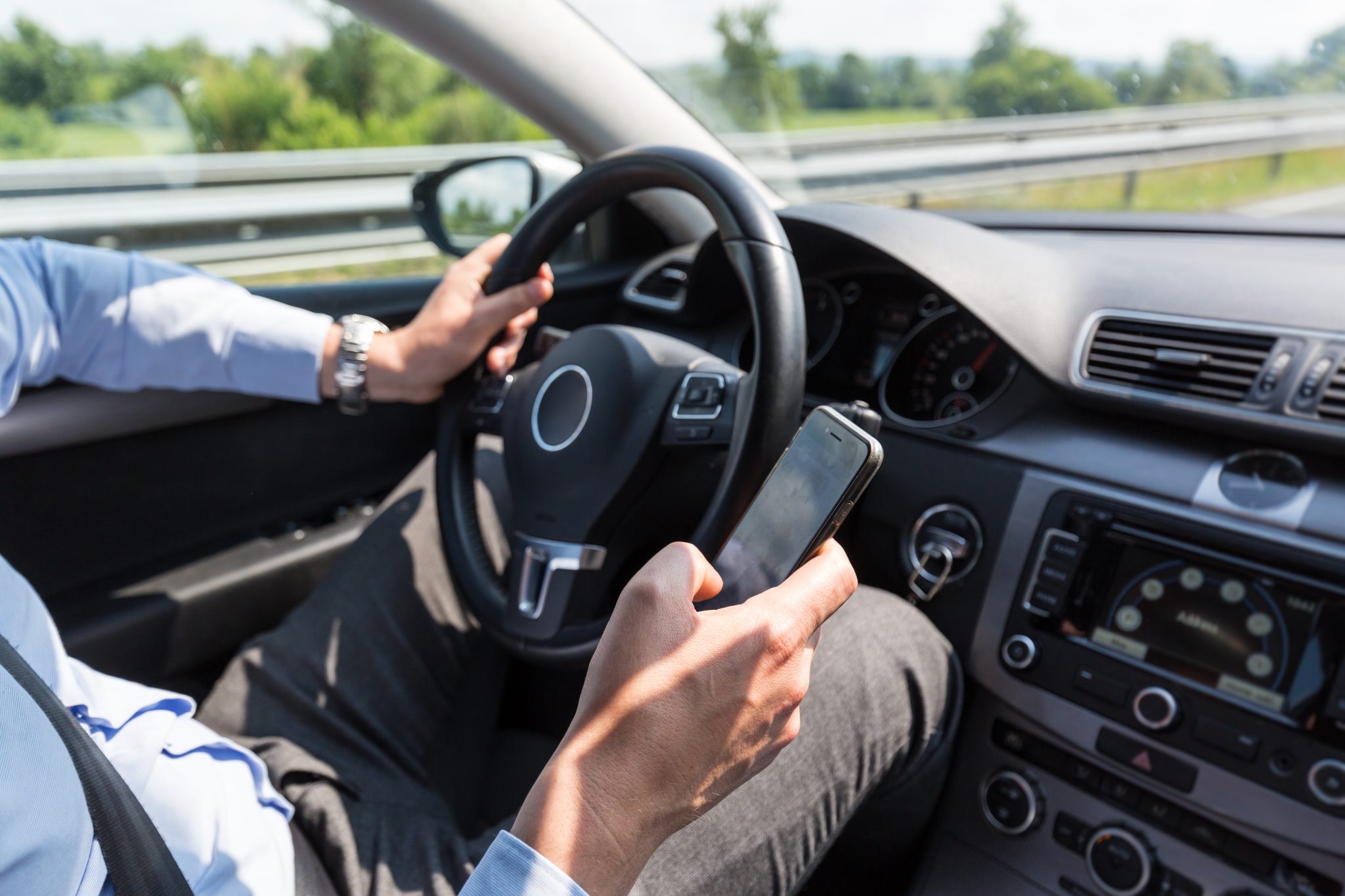 Contester Telephone Au Volant